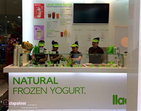Llaollao Natural Frozen Yogurt .